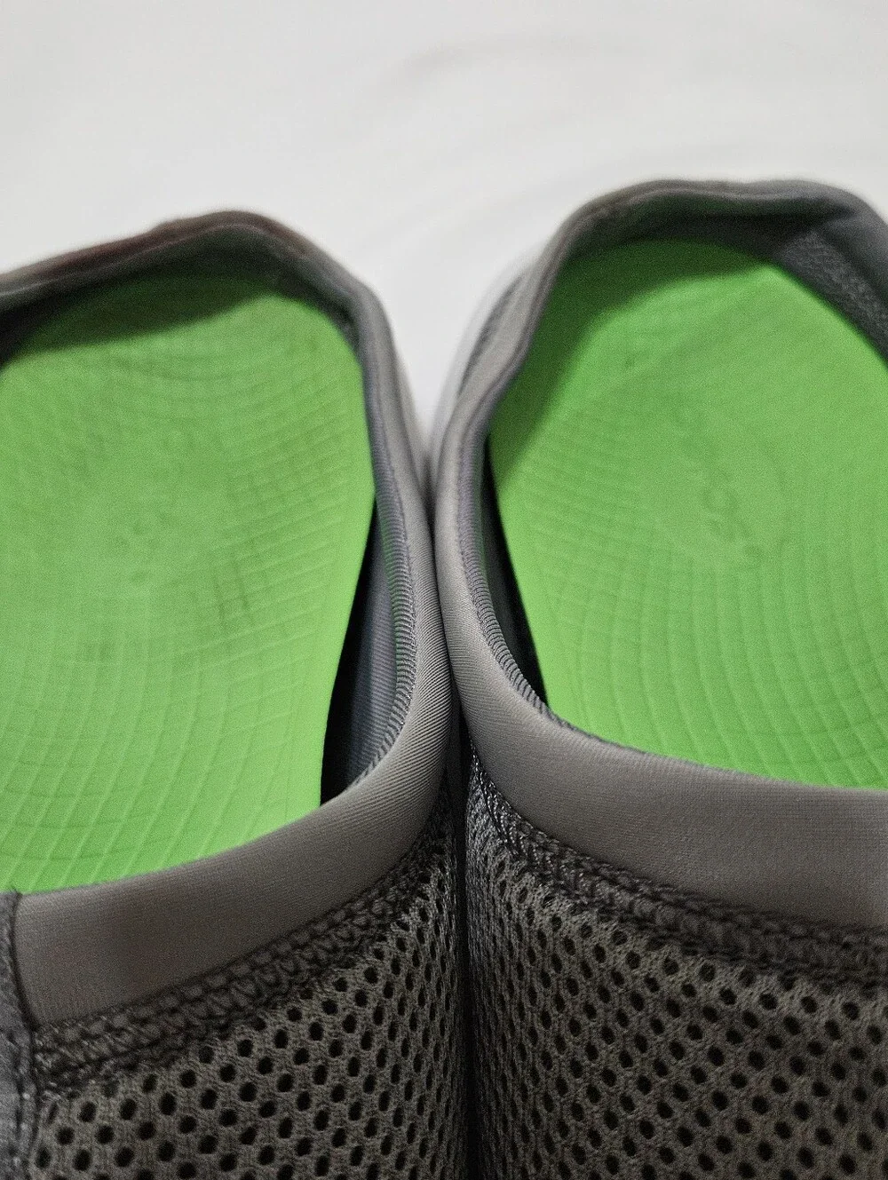 OOFOS OOcoozie Sport Mens Size 14 Mules Gray White Slip On Shoes Mesh Comfort